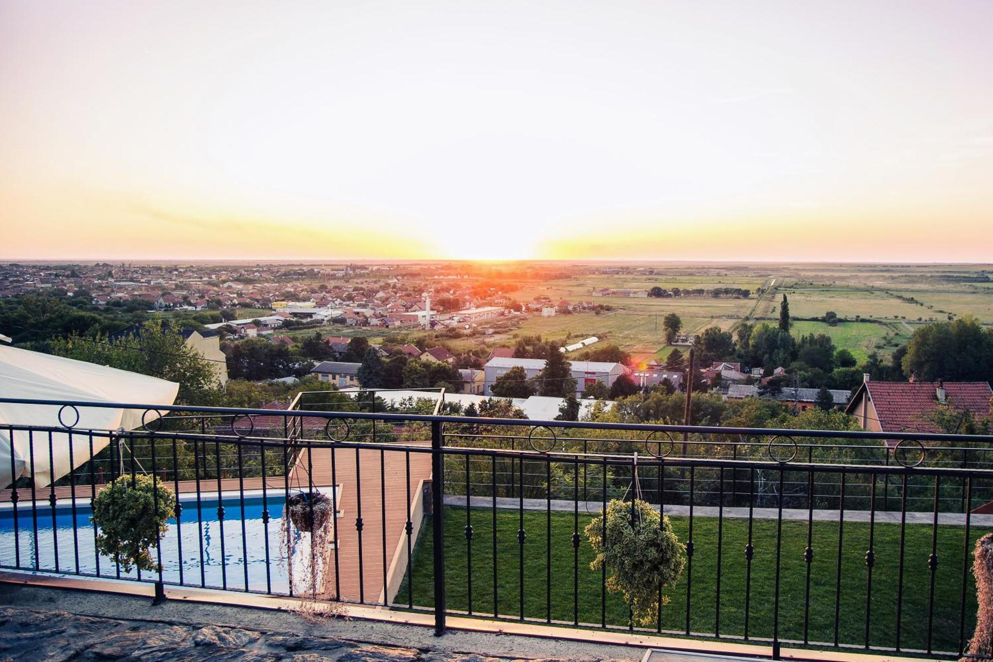 Sunset Home Vrsac Ngoại thất bức ảnh
